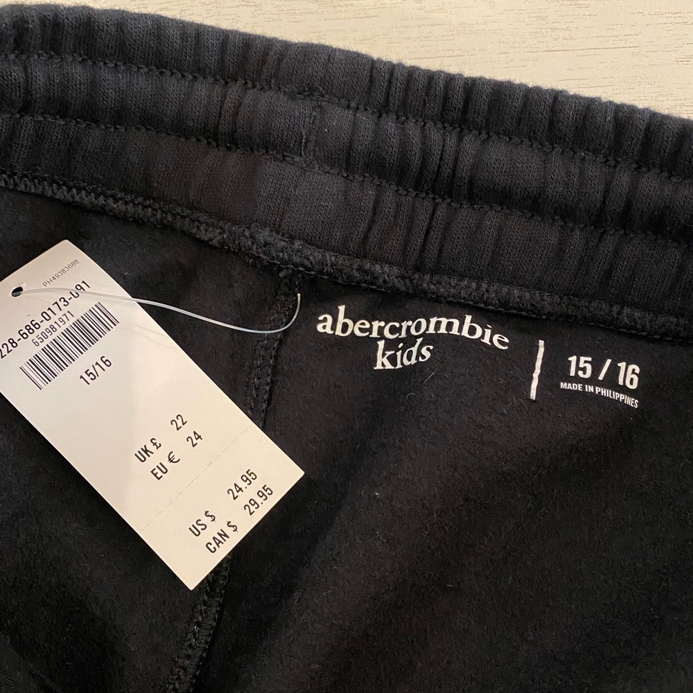 NWT Boys Abercrombie Icon Shorts